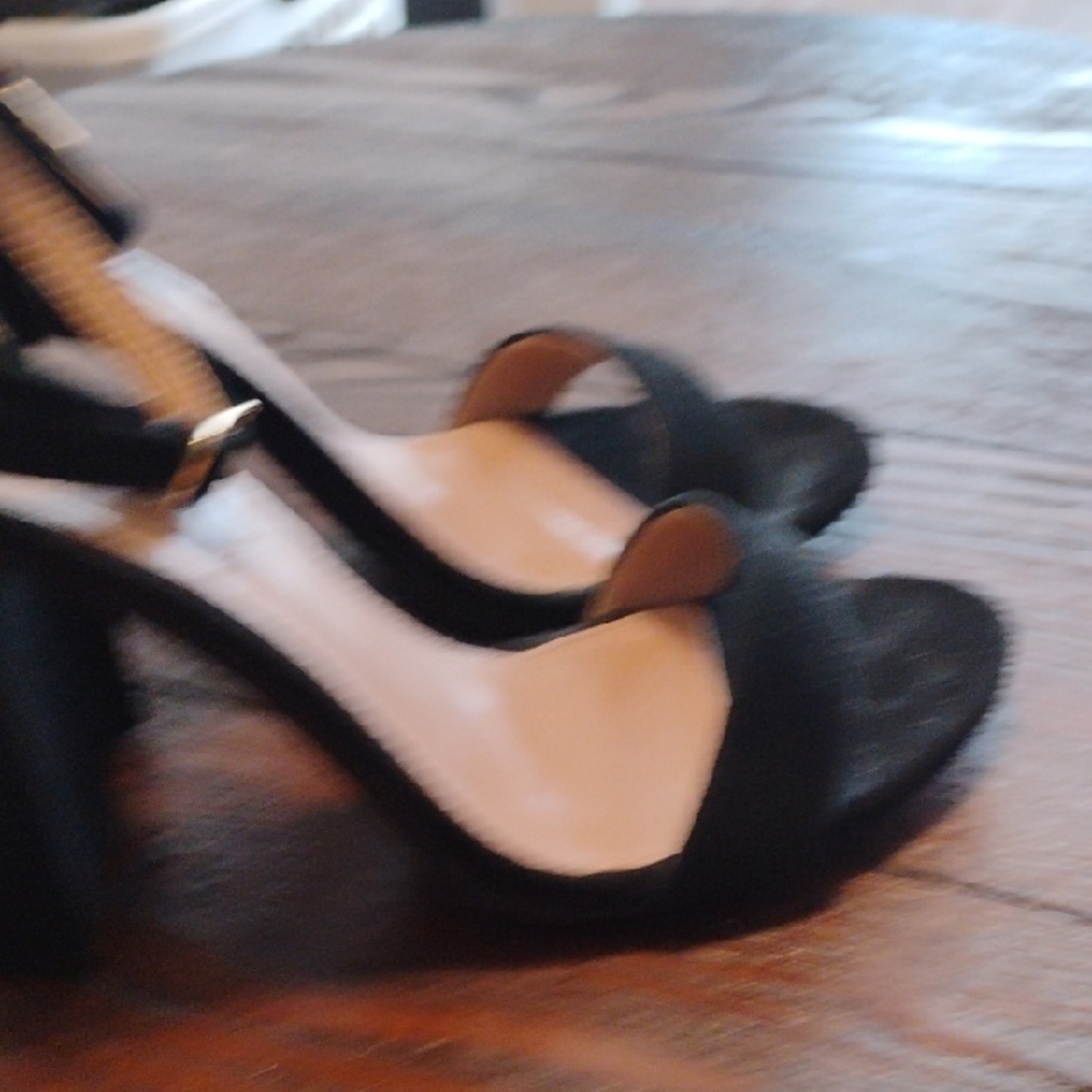 {$20 BUNDLED} STEVE MADDEN Black Leather Suede Ankle Strapped Block Heel Sandals - Picture 8 of 11